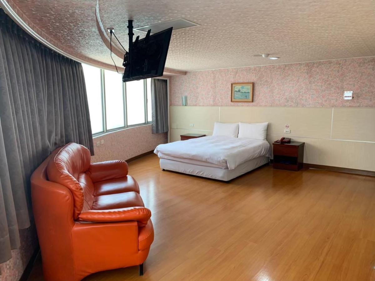 Long Siang Hotel Kaohsiung Bagian luar foto