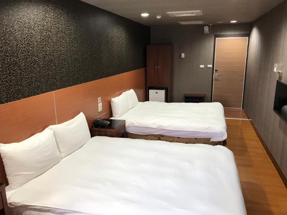 Long Siang Hotel Kaohsiung Bagian luar foto