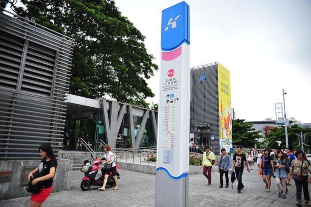 Long Siang Hotel Kaohsiung Bagian luar foto