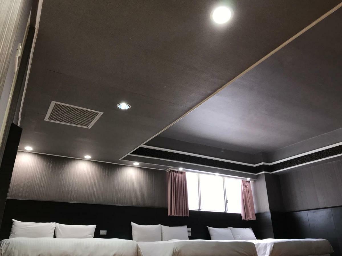 Long Siang Hotel Kaohsiung Bagian luar foto