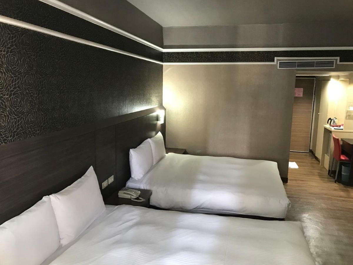 Long Siang Hotel Kaohsiung Bagian luar foto
