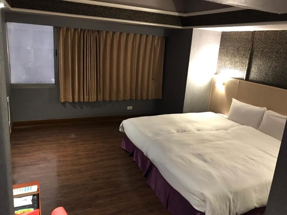 Long Siang Hotel Kaohsiung Bagian luar foto