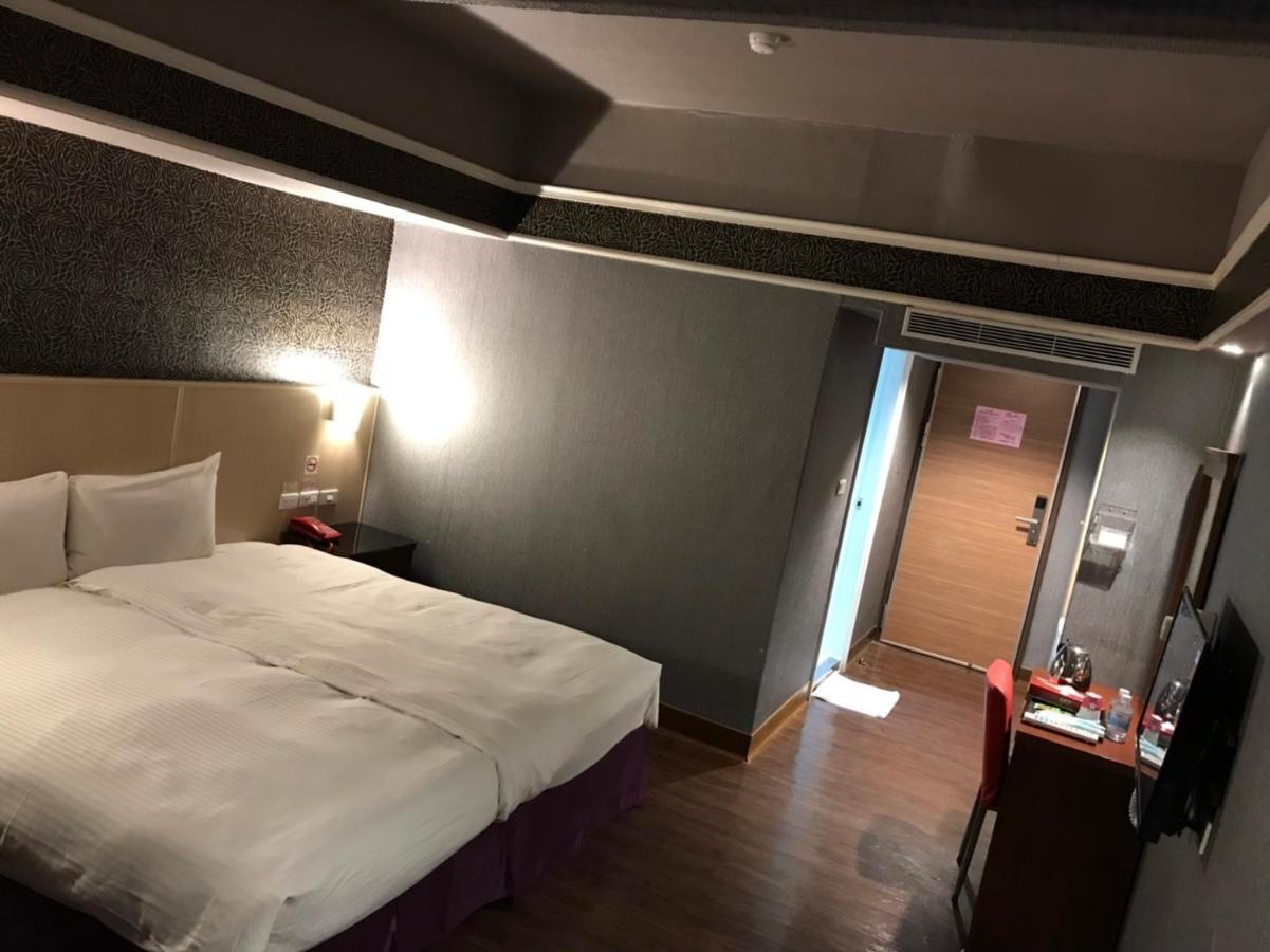 Long Siang Hotel Kaohsiung Bagian luar foto