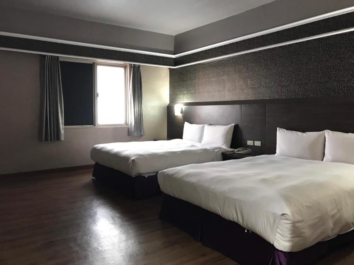 Long Siang Hotel Kaohsiung Bagian luar foto